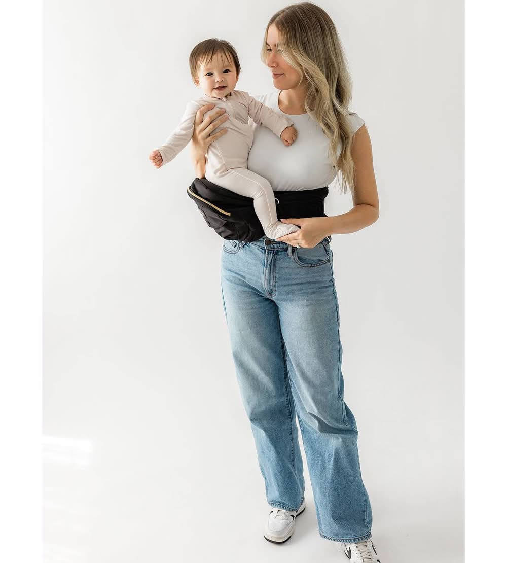 Tushbaby Hip Seat Baby Carrier, Black/Gold