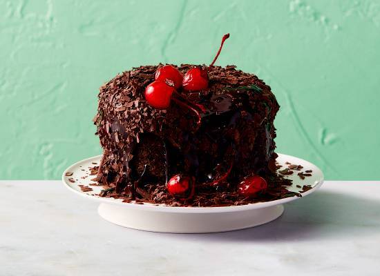 Black Forrest Fountain Cake (Midi)