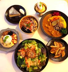 出会いは痩せてから ～スパイスカレーとアサイー＆グリークヨーグルト～