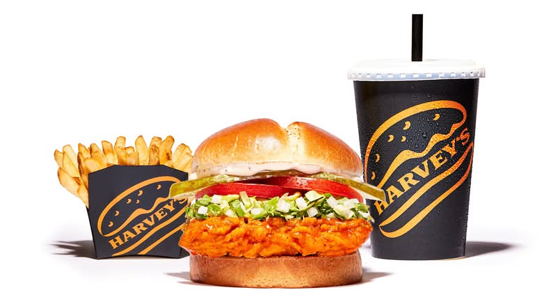 Buffalo Chicken Sandwich Combo 960-1360 cals