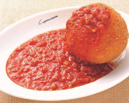 カプリチョーザ創業当初からの人気メニュー、チーズたっぷりライスコロッケ [A Popular Dish Since Capricciosa's Opening] Croquettes with Plenty of Cheese and Rice