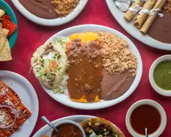 Huesitos y Carnitas Fam Lira