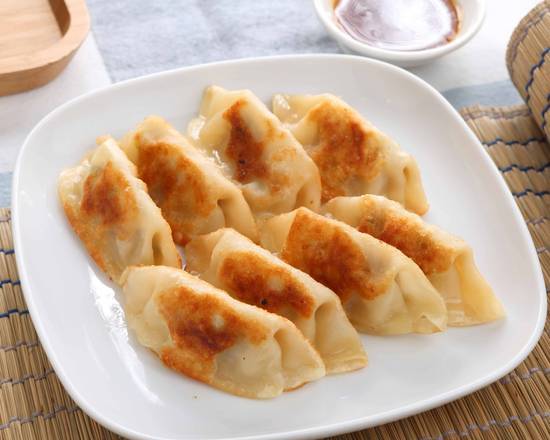 煎餃 Pan-Fried Dumpling