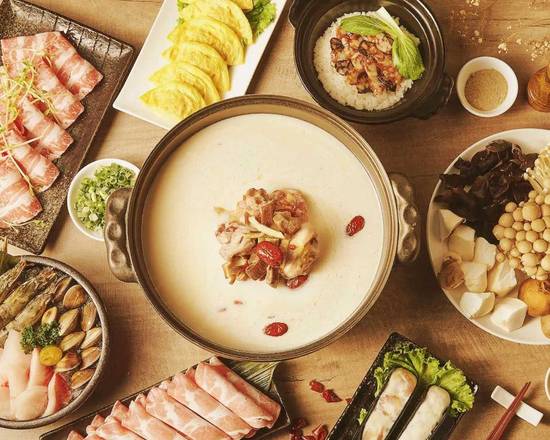 Hutong pork tripe chicken soup胡同猪肚鸡汤饭
