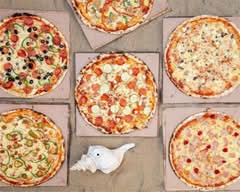 Petra Pizza a la Leña Naciones Unidas