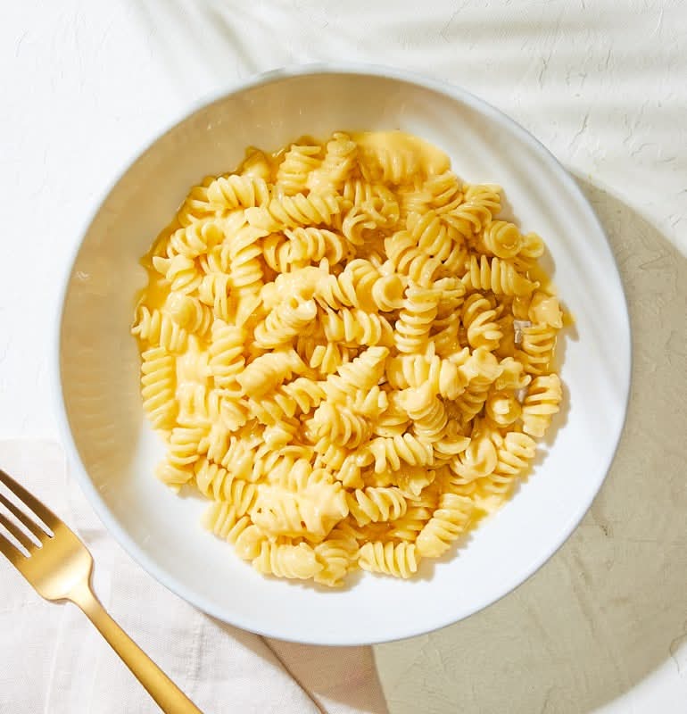 KIDS CURLY MAC 'N' CHEESE