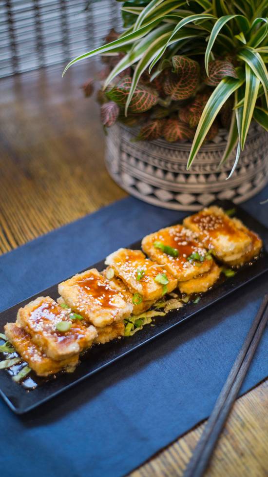 蒜泥炸豆腐 Deep Fried Tofu with Garlic and Soy Sauce