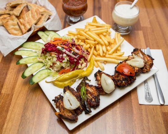 Grilled Chicken Wings with Chips & Salad