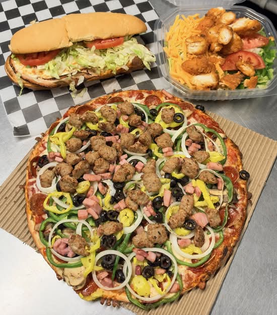 Dawghouse Pizza & Bar
