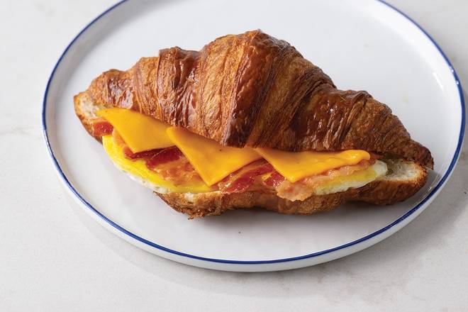 Bacon, Egg & Cheddar Croissant