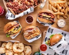 Between 2 Buns (Altona)