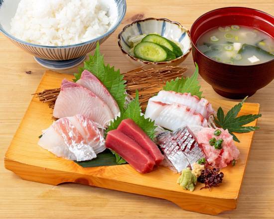 刺身が旨いよ定食(6点盛り)（お新香・味噌汁付き）
