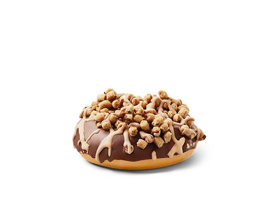 Cookie Dough Donut mit kakaohaltiger Fettglasur