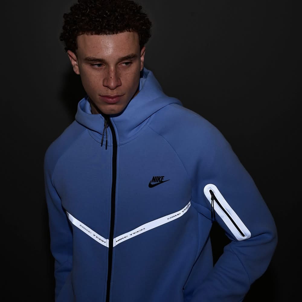nike sportswear tech fleece reflective hoodie