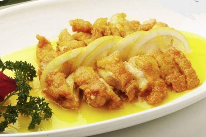 Crispy chicken in Lemon sauce 柠檬鸡