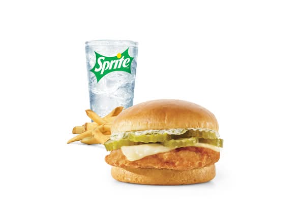 Sandwich au poulet et cornichons à l’aneth / Dill Pickle Chicken Sandwich Combo