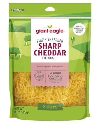 Giant Eagle Finely Shredded Sharp Cheddar Cheese (8 oz)