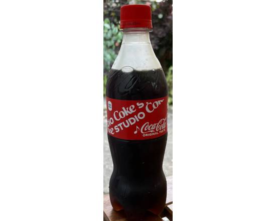 コカコーラ 500ml Coca-Cola (500ml)