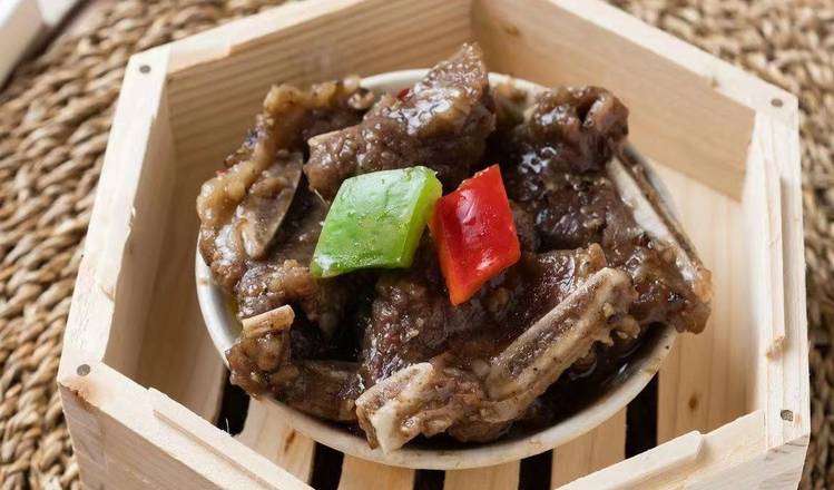 Beef Short Ribs W. Black Pepper Sauce 黑椒牛仔骨