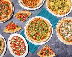 La Famiglia Woodfired Pizzeria