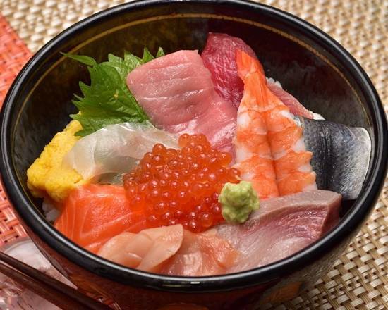 海鮮ネタ「9種」丼 Seafood Nine Rice Bowl