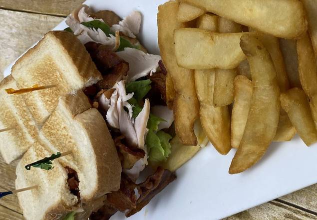 Order Lindy Club Sandwich food online from Lindburgers store, Jupiter on bringmethat.com