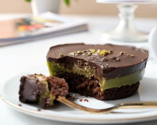 ドバイチョコ風ケーキ（成城石井自家製）　J-951