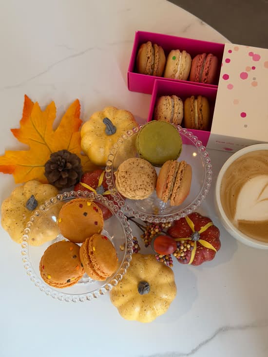 Le Macaron French Pastries