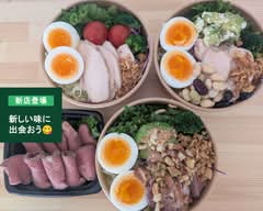 【ヘルシーサラダが人気のカフェ】tocotoc