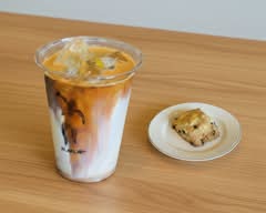 【こだわりのラテと絶品スコーン】PLAYLIST　COFFEE　BAR