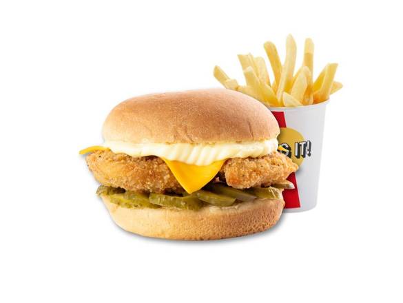 Cuarto Chicken Crispy Sándwich + Papas Fritas