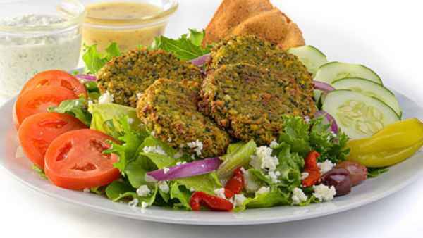 GREEK SALAD w/ FALAFEL