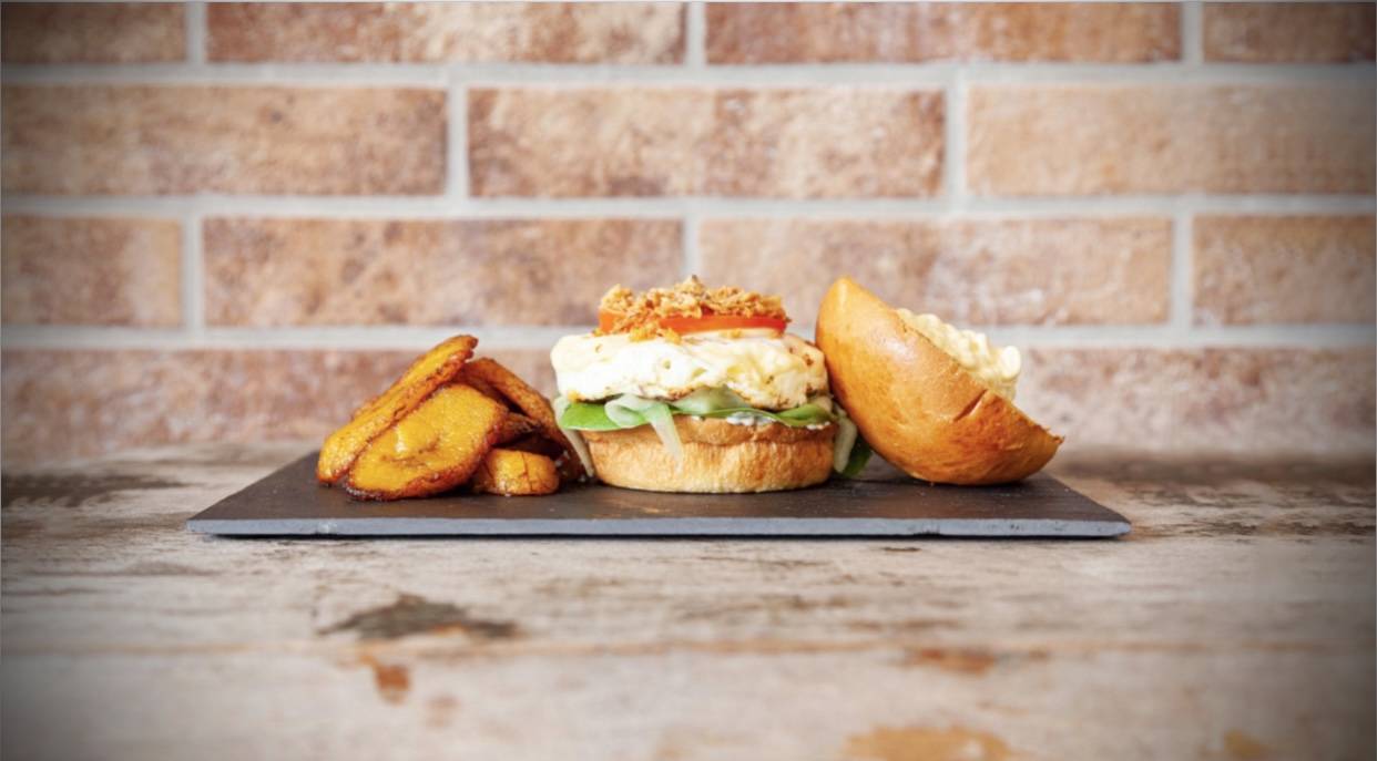 Formule burger Haiti 🇭🇹( VEGETARIEN) +Frite + Boisson