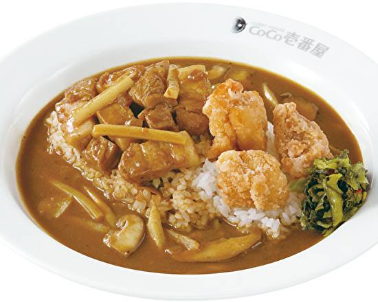 五香粉香る魯肉スパイスカレ�ー＋フライドチキン3個 Five-spice powder flavored minced pork spicy curry with fried chicken 3 pieces