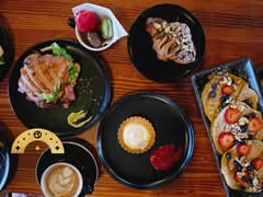 Le Petit Café - Happy Valley