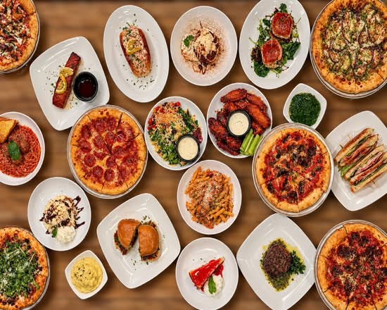 Shoreline Bar & Grill (15 River Ranch Boulevard)