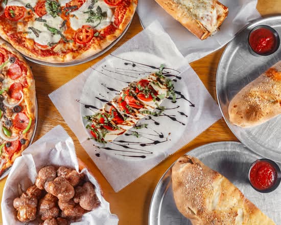 Moondog Pizza (304 S Sterling St)