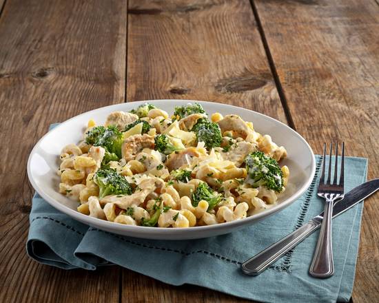 Chicken & Broccoli Alfredo