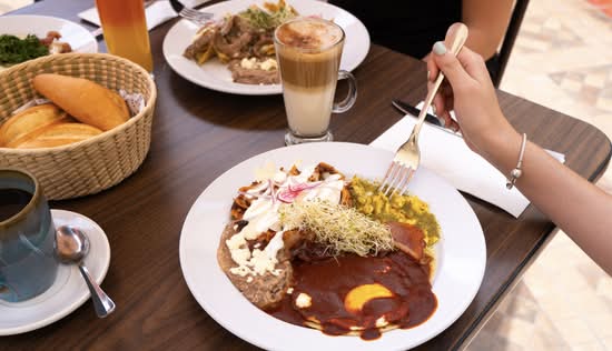 Patio Catedral ( Plaza de la Patria 119 )