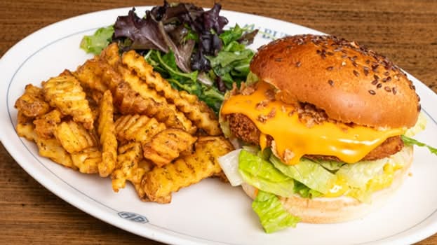 Chicken curry burger veggie