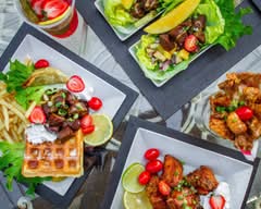 Waffle & Bubble (Summit Ave)