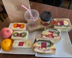 プチティル サンドイッ�チとコーヒーの店 Petit Ile Coffee＆Sandwich