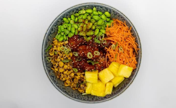 Firecracker Chicken Poke Bowl  爆竹鸡肉碗