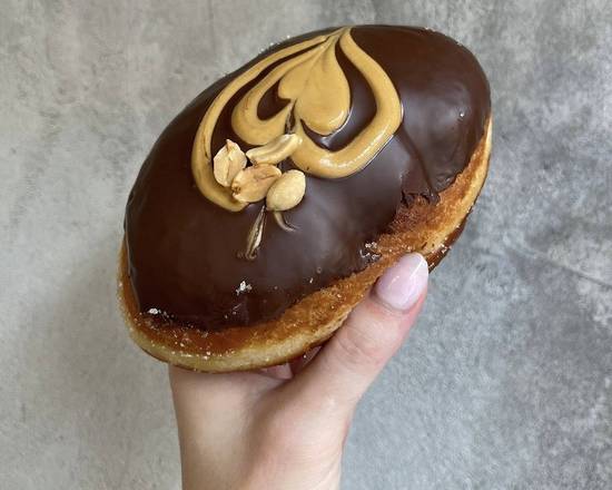 Donut Peanut butter & Chocolate (filled)