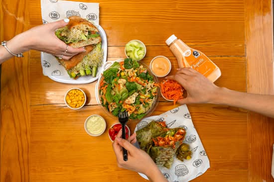 EAT SALAD UNIVERSIDAD