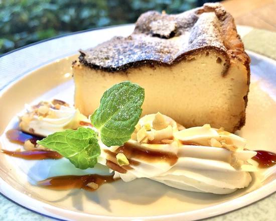 バスクチーズケーキ Burnt Basque Cheesecake