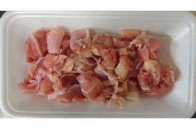 若どりもも肉小間切れ（国産）　１パック(160ｇ～230ｇの間でお届け)
