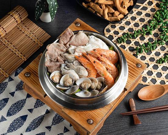 招牌總匯原味海鮮鍋燒