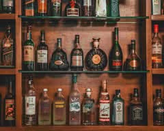 FAST LIQUOR-BAR 24 (Little Portugal)