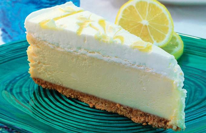 Lemon & White Chocolate Cheesecake (490 Cals)